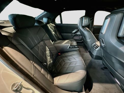 New 2027 BMW 740i w/ Executive Package RWD image 20