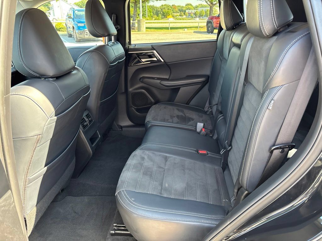 Used 2024 Mitsubishi Outlander SE AWD/4WD image 14