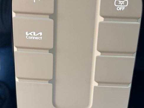 Certified 2025 Kia K4 FWD image 31