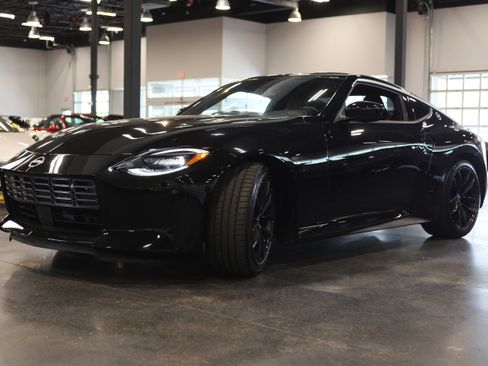 Used 2024 Nissan Z Performance w/ Floor Mat Package RWD image 3