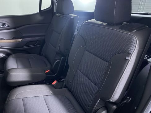 Used 2023 GMC Acadia SLE w/ Driver Convenience Package image 12