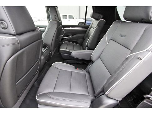 New 2026 Cadillac Escalade Luxury w/ LPO, Radiant Package image 7