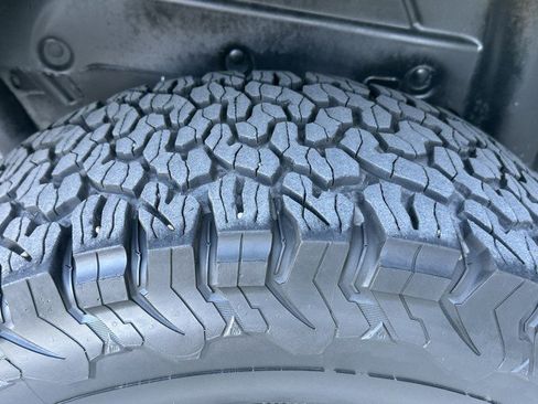 Used 2021 Jeep Wrangler Unlimited Rubicon w/ Xtreme Recon 35" Tire Package image 23