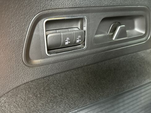 Certified 2025 Mercedes-Benz GLS 450 4MATIC image 11