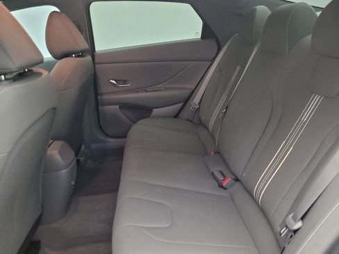 Used 2024 Hyundai Elantra SEL FWD image 18