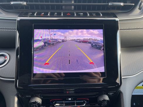 New 2025 Jeep Grand Cherokee Laredo X image 29