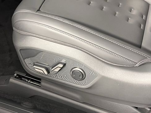 Used 2024 Kia EV9 Wind image 24