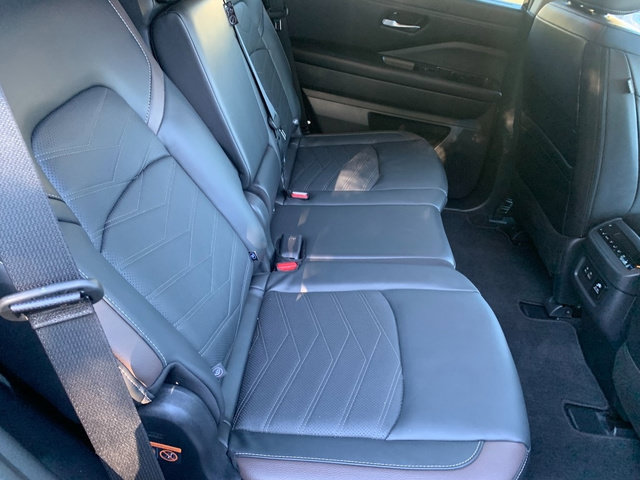 Used 2024 Nissan Pathfinder Platinum w/ Lighting Package (N93) AWD/4WD image 16