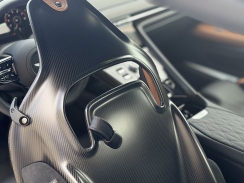 Used 2025 Aston Martin DB12 image 7