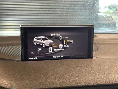 Used 2018 Audi Q7 3.0T Premium Plus AWD/4WD image 24