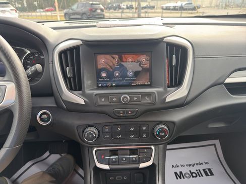 Used 2022 GMC Terrain SLE image 12