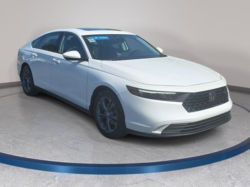 Used 2023 Honda Accord EX image 3