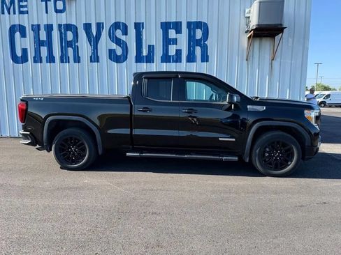 Used 2021 GMC Sierra 1500 Elevation w/ LPO, Elevation Black Package AWD/4WD image 9