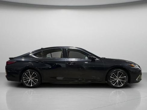 Used 2024 Lexus ES 350 w/ Premium Package FWD image 2