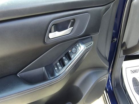 Used 2025 Nissan Rogue SV FWD image 14
