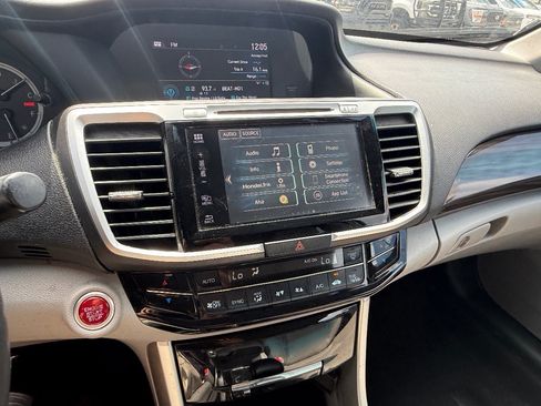 Used 2017 Honda Accord EX-L image 30
