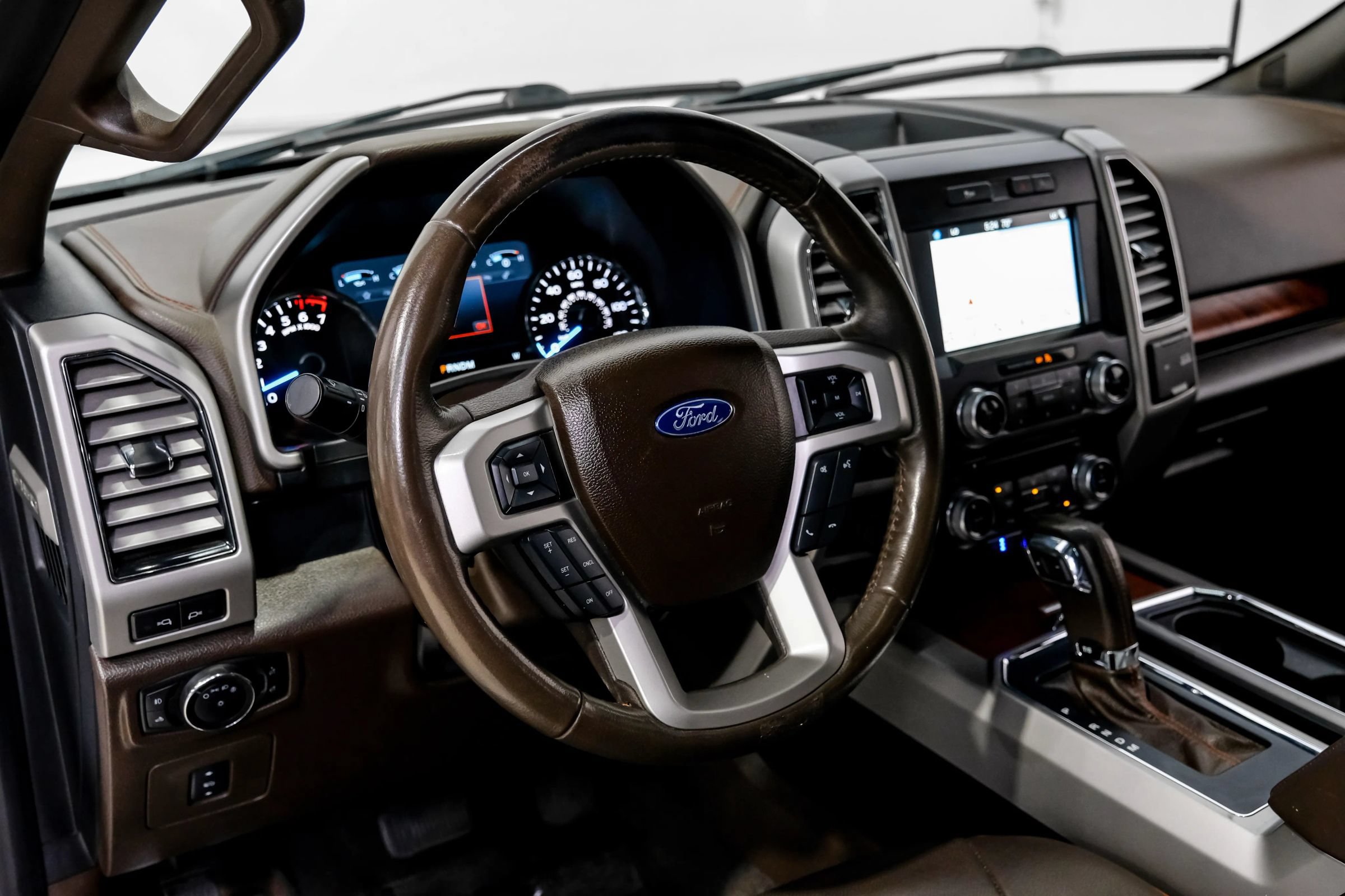 Used 2017 Ford F150 King Ranch w/ Equipment Group 601A Luxury AWD/4WD image 21
