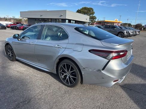 Used 2021 Toyota Camry SE image 8