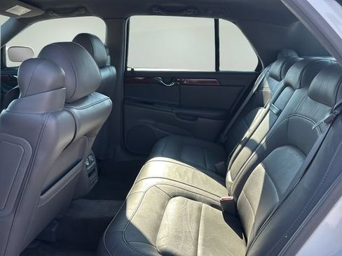 Used 2005 Cadillac De Ville w/ Equipment Group FWD image 14