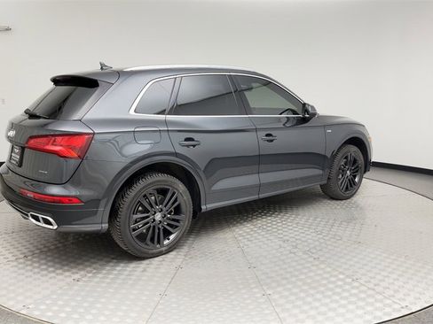 Used 2020 Audi Q5 e Premium Plus w/ Premium Plus Package image 2