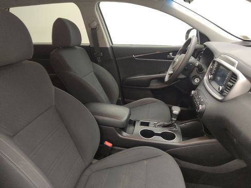 Used 2020 Kia Sorento LX image 21