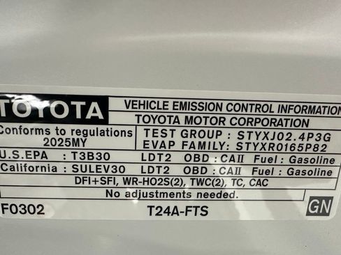 Used 2025 Toyota Highlander XLE image 75