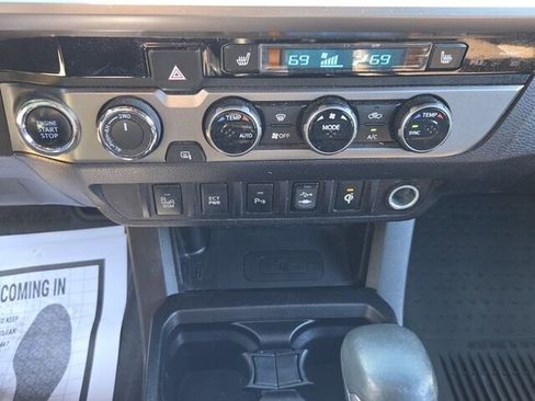 Used 2016 Toyota Tacoma Limited w/ Towing Package image 21