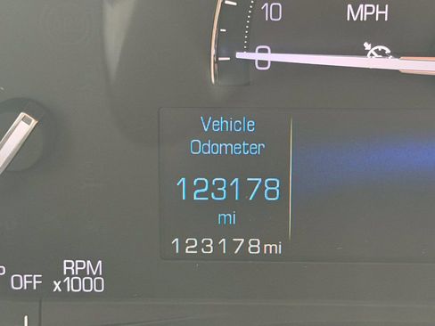 Used 2017 Cadillac XT5 FWD image 27