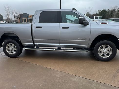 Used 2024 RAM 2500 Big Horn w/ Bed Utility Group image 7