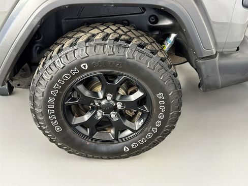 Used 2021 Jeep Wrangler Willys image 17
