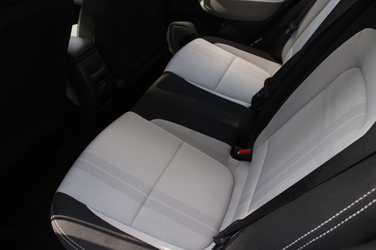 Used 2026 Hyundai Venue SEL FWD image 20