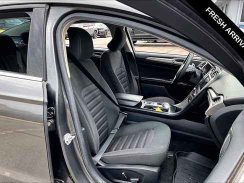 Used 2018 Ford Fusion SE w/ Fusion SE Technology Package FWD image 27