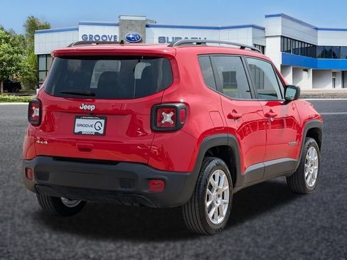 Used 2023 Jeep Renegade Latitude w/ Premium Group AWD/4WD image 3
