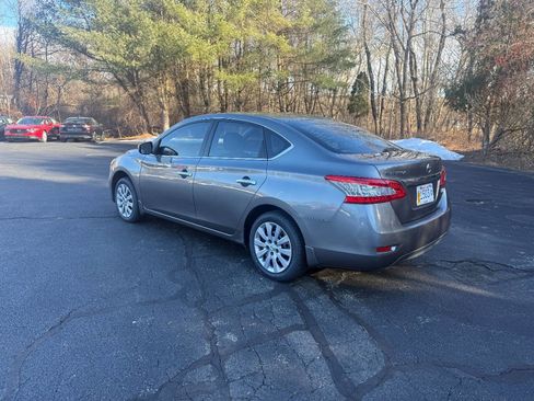 Used 2015 Nissan Sentra S image 10