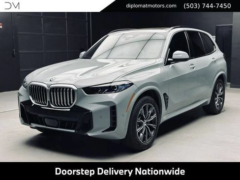 Used 2026 BMW X5 xDrive40i w/ M Sport Package AWD/4WD image 1