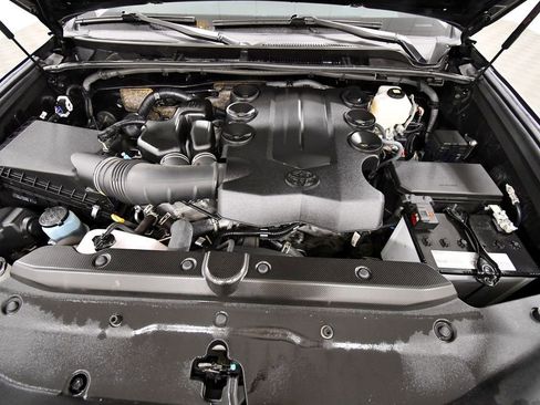 Used 2023 Toyota 4Runner TRD Off-Road Premium w/ Moonroof Package AWD/4WD image 12