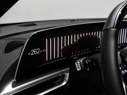 Used 2025 Cadillac Lyriq Luxury image 19