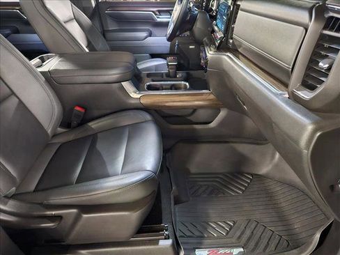 Used 2023 Chevrolet Silverado 1500 LT Trail Boss w/ LT Trail Boss Premium Package AWD/4WD image 19
