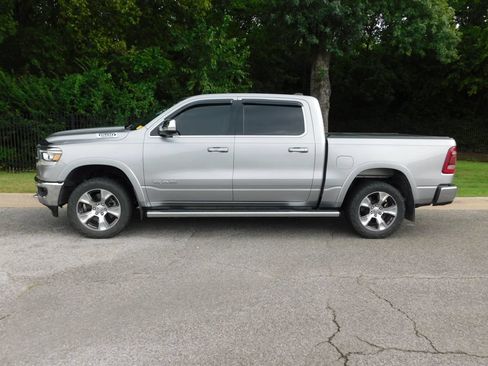 Used 2022 RAM 1500 Laramie AWD/4WD image 2
