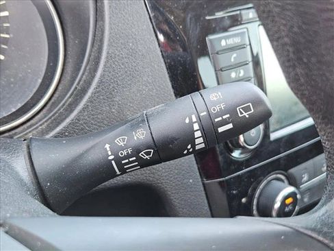 Used 2019 Nissan Rogue S FWD image 12