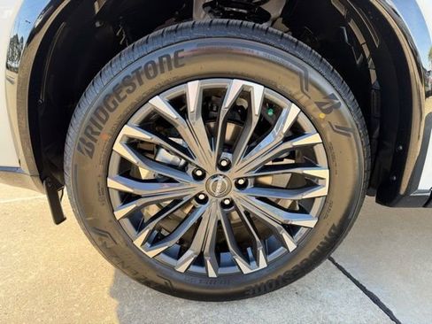 New 2026 Nissan Rogue Platinum image 10