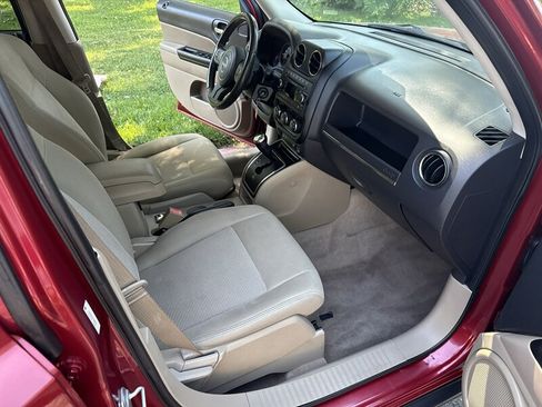Used 2012 Jeep Patriot Latitude w/ Altitude Pkg AWD/4WD image 20