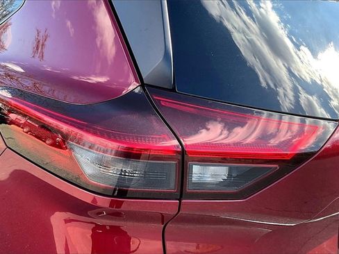 Certified 2023 Nissan Rogue SV image 21