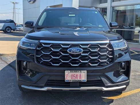 Used 2025 Ford Explorer Platinum w/ Ultimate Package image 8