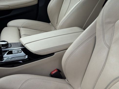 Used 2018 BMW 530e xDrive image 25