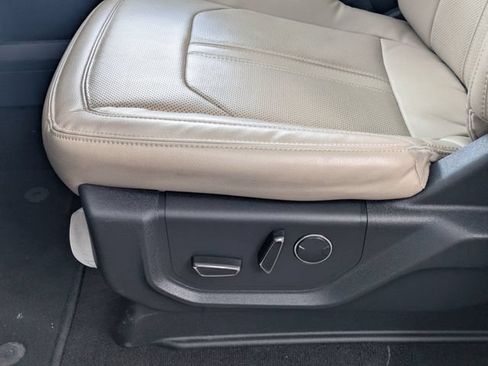 Used 2022 Ford Expedition Limited RWD image 28