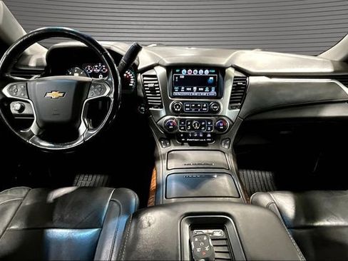 Used 2020 Chevrolet Suburban Premier AWD/4WD image 7