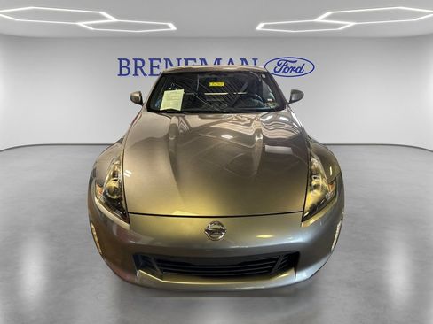 Used 2020 Nissan 370Z Coupe RWD image 2
