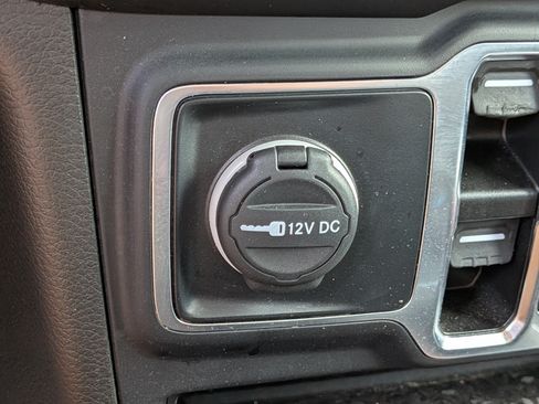 Used 2023 Jeep Gladiator Overland AWD/4WD image 29