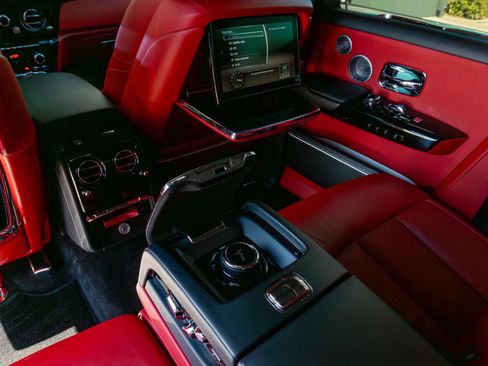 Used 2021 Rolls-Royce Phantom Sedan RWD image 16